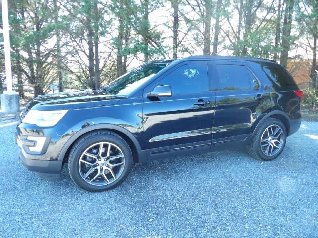 Used 2017 Ford Explorer Sport w/ Equipment Group 401A AWD/4WD image 1