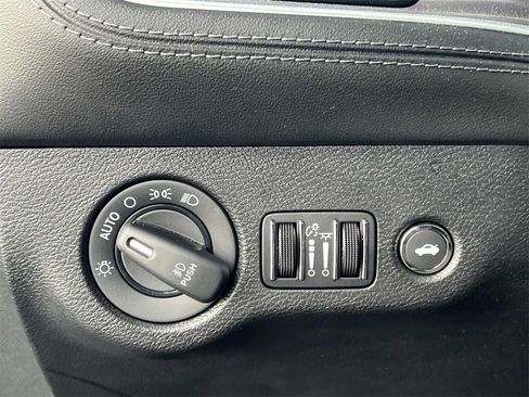 Used 2021 Dodge Challenger GT w/ Plus Package image 26