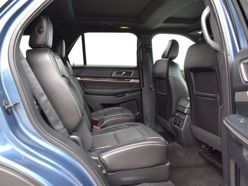 Used 2018 Ford Explorer Platinum AWD/4WD image 33