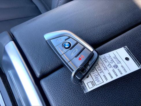 Used 2021 BMW X5 M50i w/ Executive Package image 15