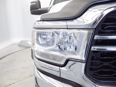 Used 2024 RAM 2500 Tradesman w/ Chrome Appearance Group AWD/4WD image 8