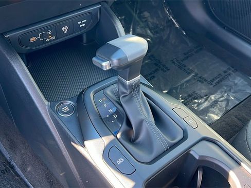 New 2025 Kia K4 LXS image 16