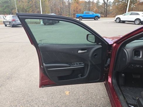 Used 2023 Dodge Charger SXT image 9