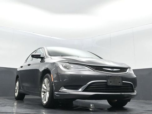 Used 2015 Chrysler 200 Limited w/ Convenience Group image 5