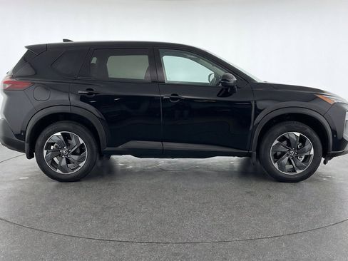 Used 2025 Nissan Rogue SV AWD/4WD image 11