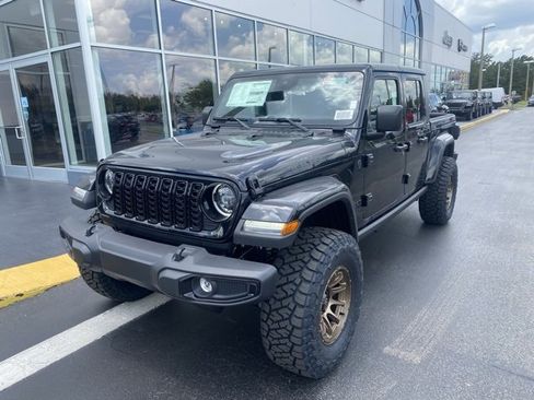 New 2025 Jeep Gladiator Willys image 4