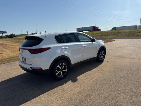 Used 2022 Kia Sportage LX FWD image 18