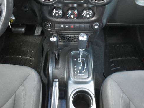 Used 2018 Jeep Wrangler Unlimited Sport S AWD/4WD image 22