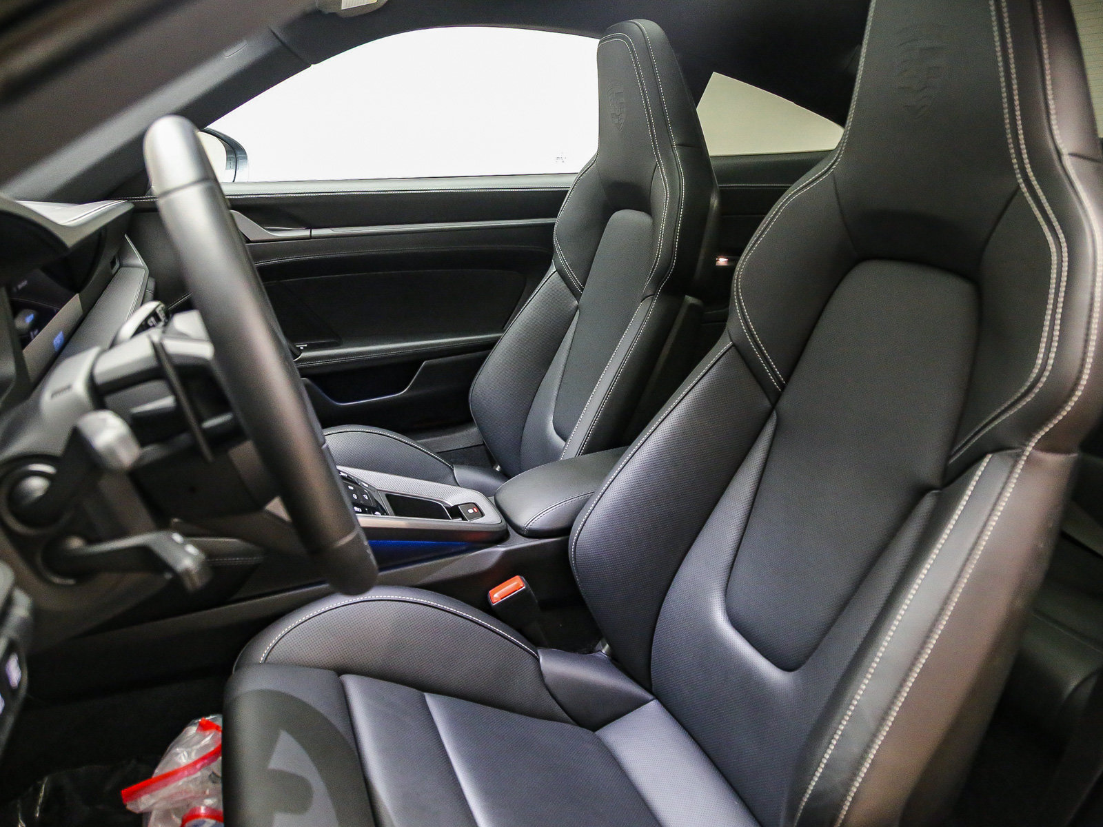 Certified 2025 Porsche 911 Carrera RWD image 5