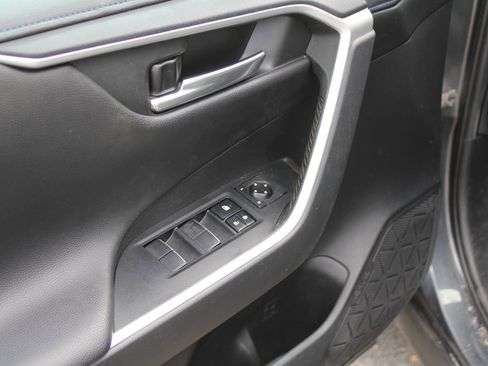 Used 2019 Toyota RAV4 XSE image 19