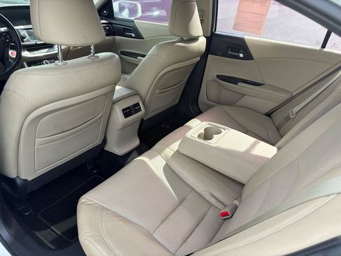 Used 2014 Honda Accord Touring image 16