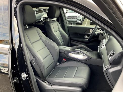 Certified 2025 Mercedes-Benz GLE 450e 4MATIC w/ Driver Assistance Package image 7