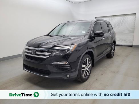Used 2017 Honda Pilot Touring image 1