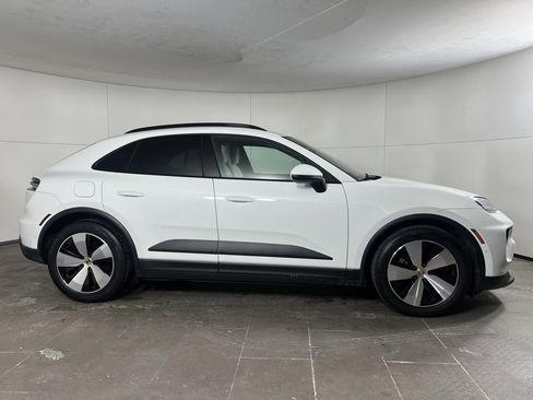 Certified 2024 Porsche Macan 4 Electric image 8