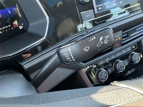 Used 2023 Volkswagen Jetta SE w/ Panoramic Sunroof Package image 30