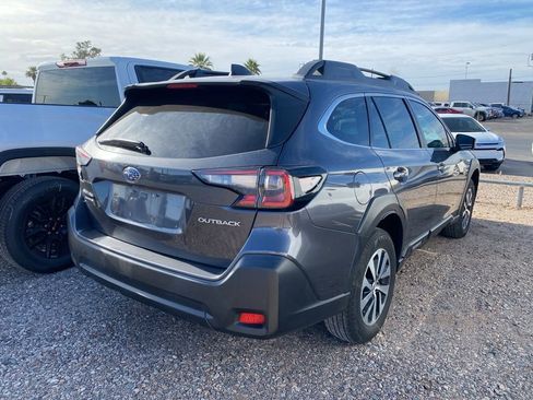 Used 2023 Subaru Outback Premium AWD/4WD image 4