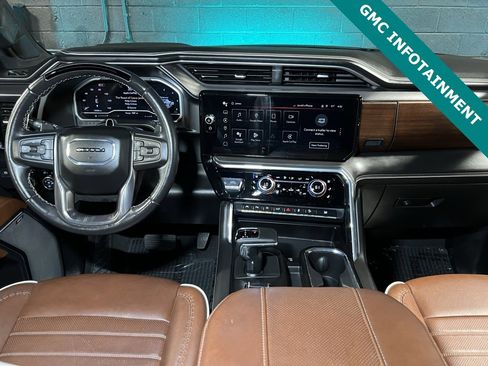 Used 2024 GMC Sierra 1500 Denali Ultimate image 2