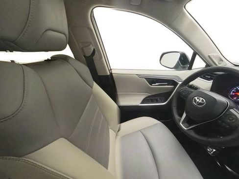 Certified 2021 Toyota RAV4 XLE Premium AWD/4WD image 29