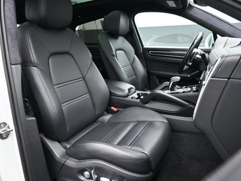 Used 2021 Porsche Cayenne GTS AWD/4WD image 29