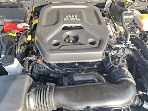 Used 2020 Jeep Wrangler Unlimited Sport image 27