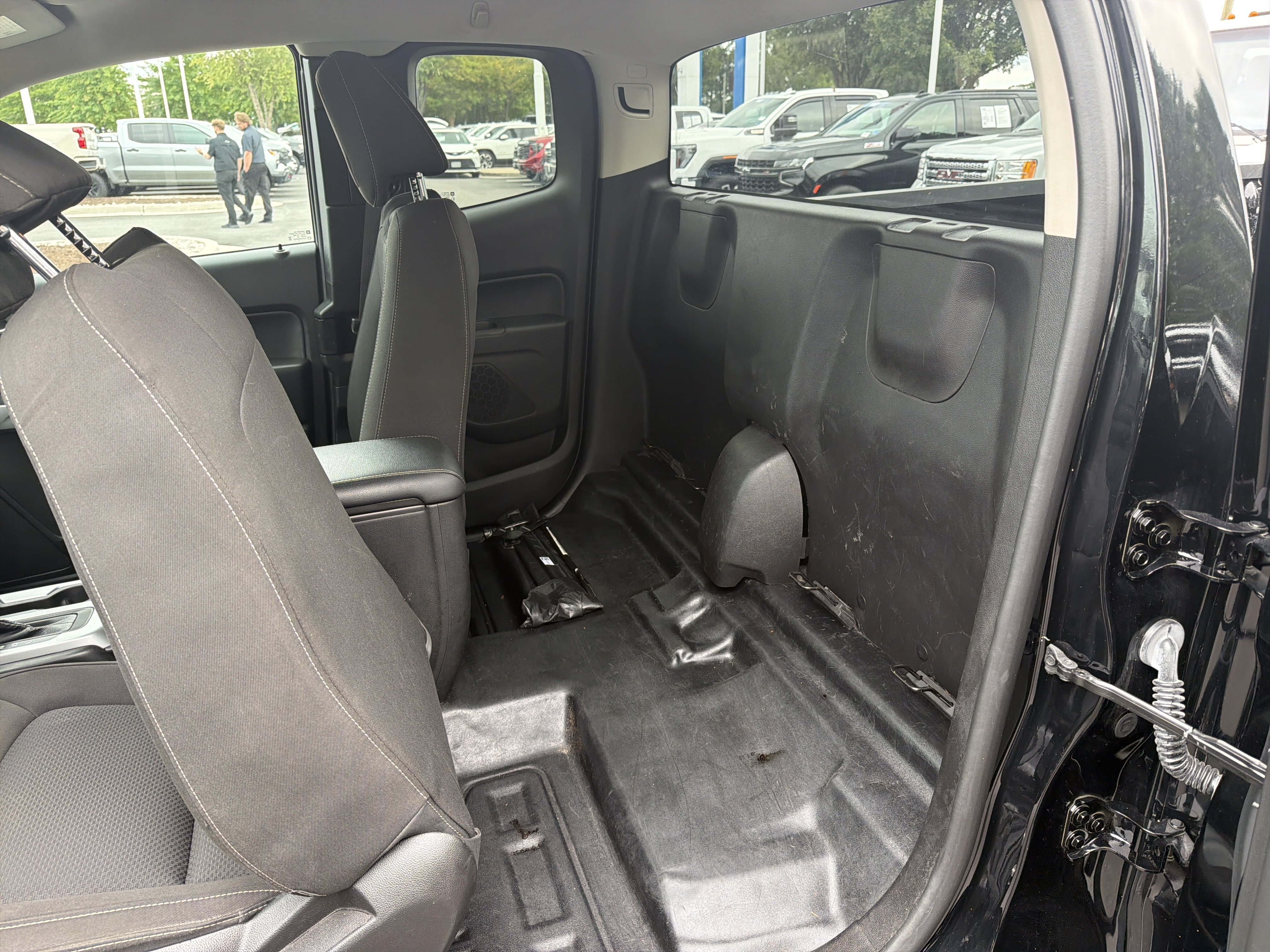 Used 2022 Chevrolet Colorado LT w/ Fleet Safety Package RWD image 32