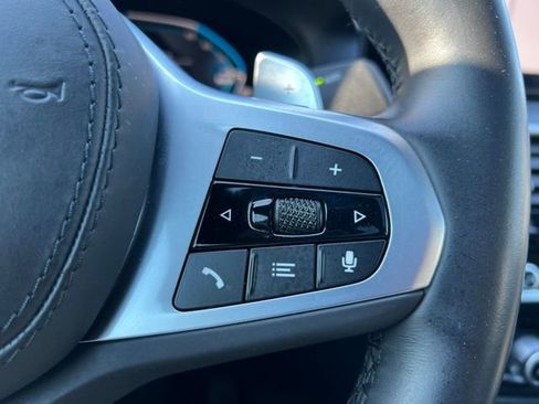 Used 2023 BMW 530e xDrive w/ Executive Package image 23