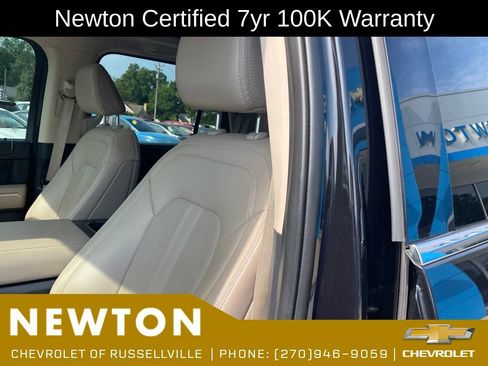 Used 2023 Ford Expedition Limited AWD/4WD image 5