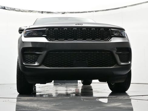 New 2025 Jeep Grand Cherokee Altitude image 39