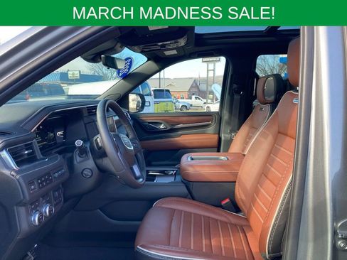 Used 2023 GMC Yukon Denali Ultimate image 9