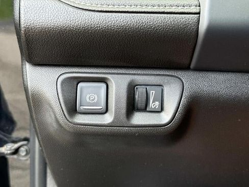 Used 2022 GMC Acadia SLE w/ Driver Convenience Package FWD image 25