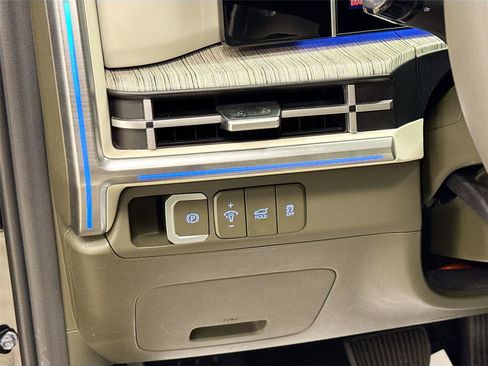 Used 2025 Hyundai Santa Fe Calligraphy FWD image 10