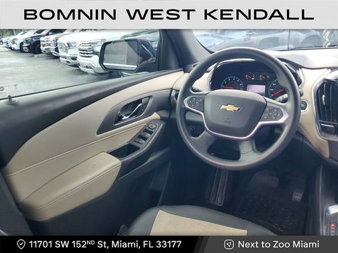 Used 2022 Chevrolet Traverse LS image 14