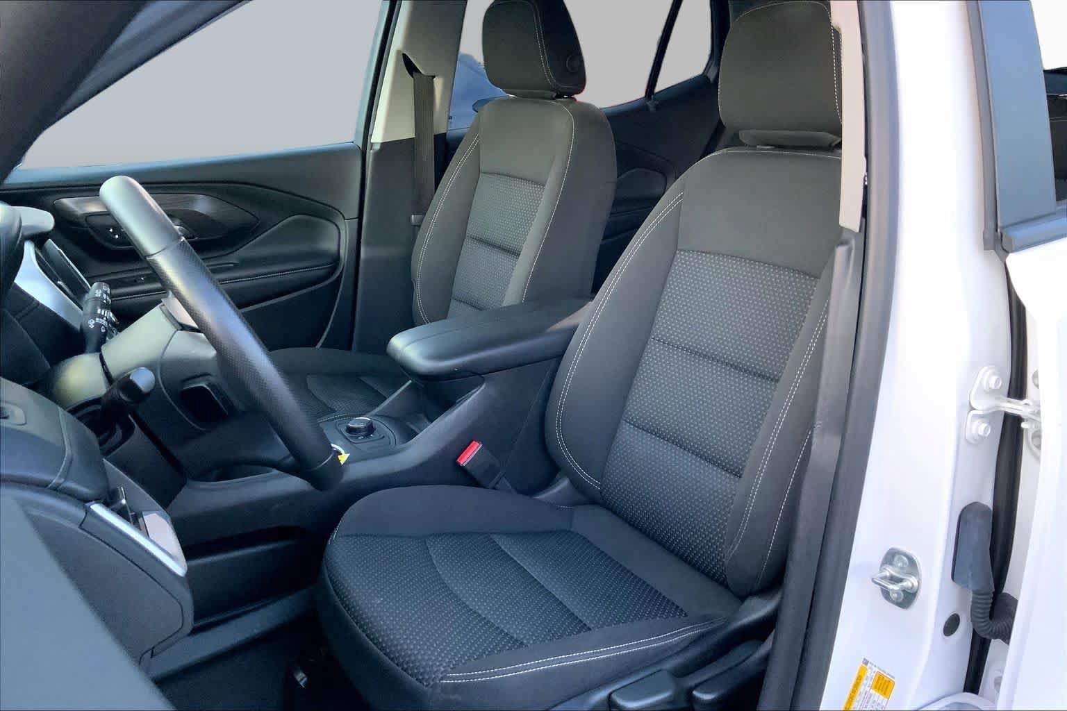 Used 2024 GMC Terrain SLE AWD/4WD image 7