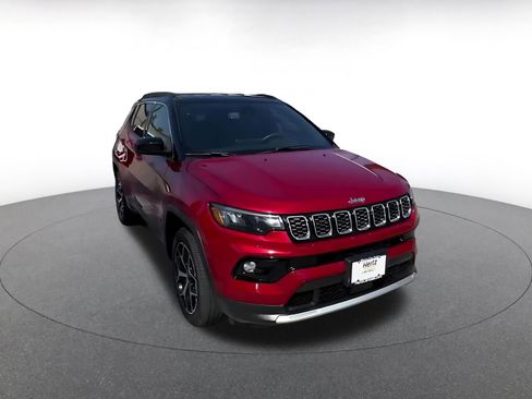 Used 2025 Jeep Compass Limited AWD/4WD image 9