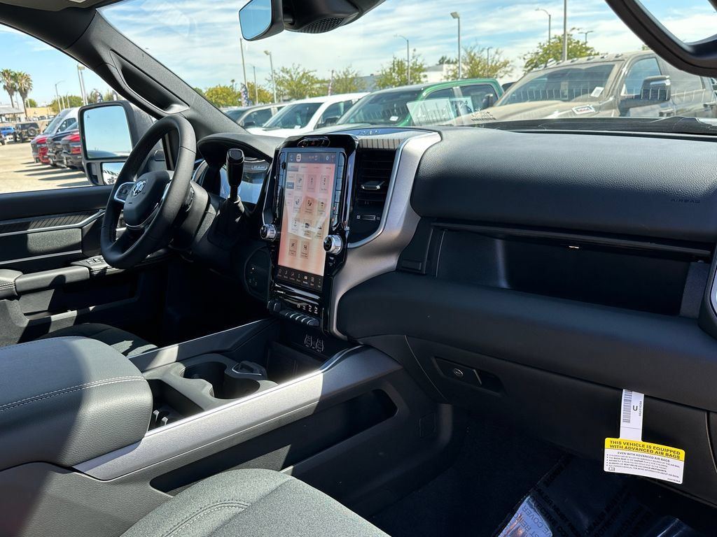 New 2026 RAM 3500 Big Horn AWD/4WD image 13