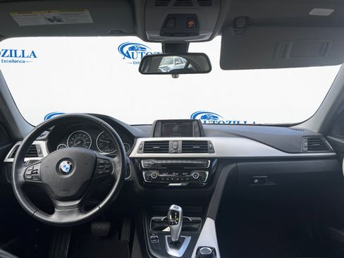 Used 2018 BMW 320i Sedan RWD image 13