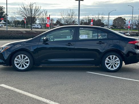 New 2025 Toyota Corolla LE image 9