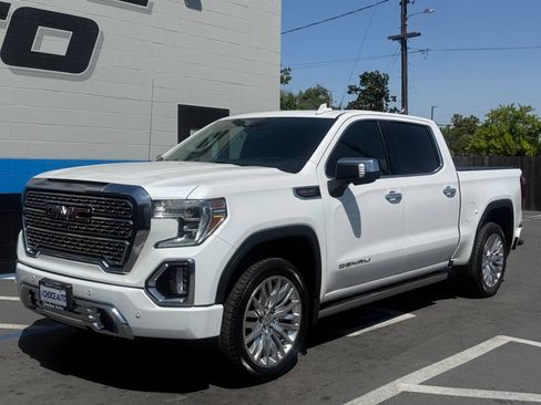 Used 2019 GMC Sierra 1500 Denali w/ Denali Ultimate Package AWD/4WD image 3