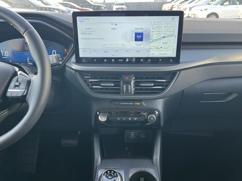 Used 2025 Ford Escape Active w/ Active Premium Tech Pack image 18