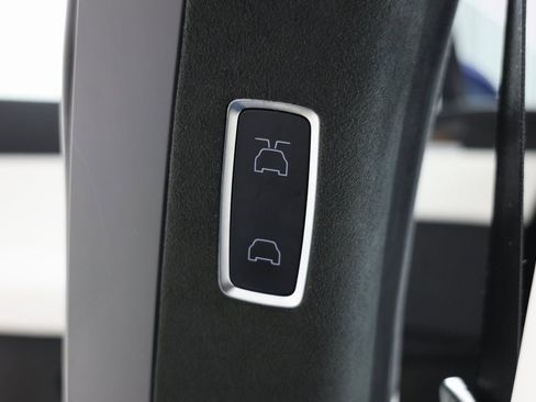 Used 2022 Tesla Model X image 26