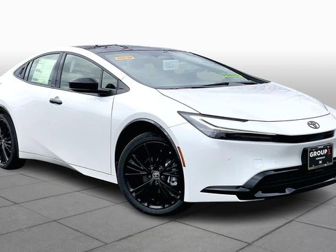 New 2026 Toyota Prius Plug-In Hybrid image 2