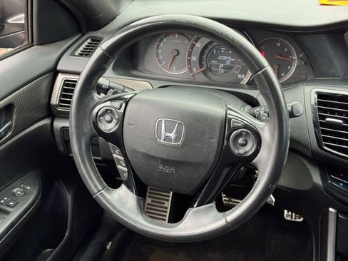 Used 2017 Honda Accord Sport image 14
