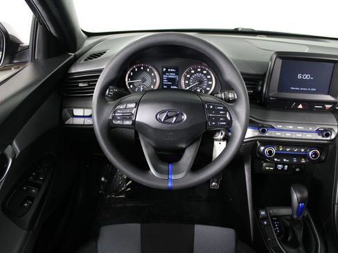 Used 2019 Hyundai Veloster 2.0 image 4