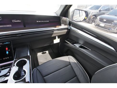 New 2026 Cadillac Escalade Luxury RWD image 10
