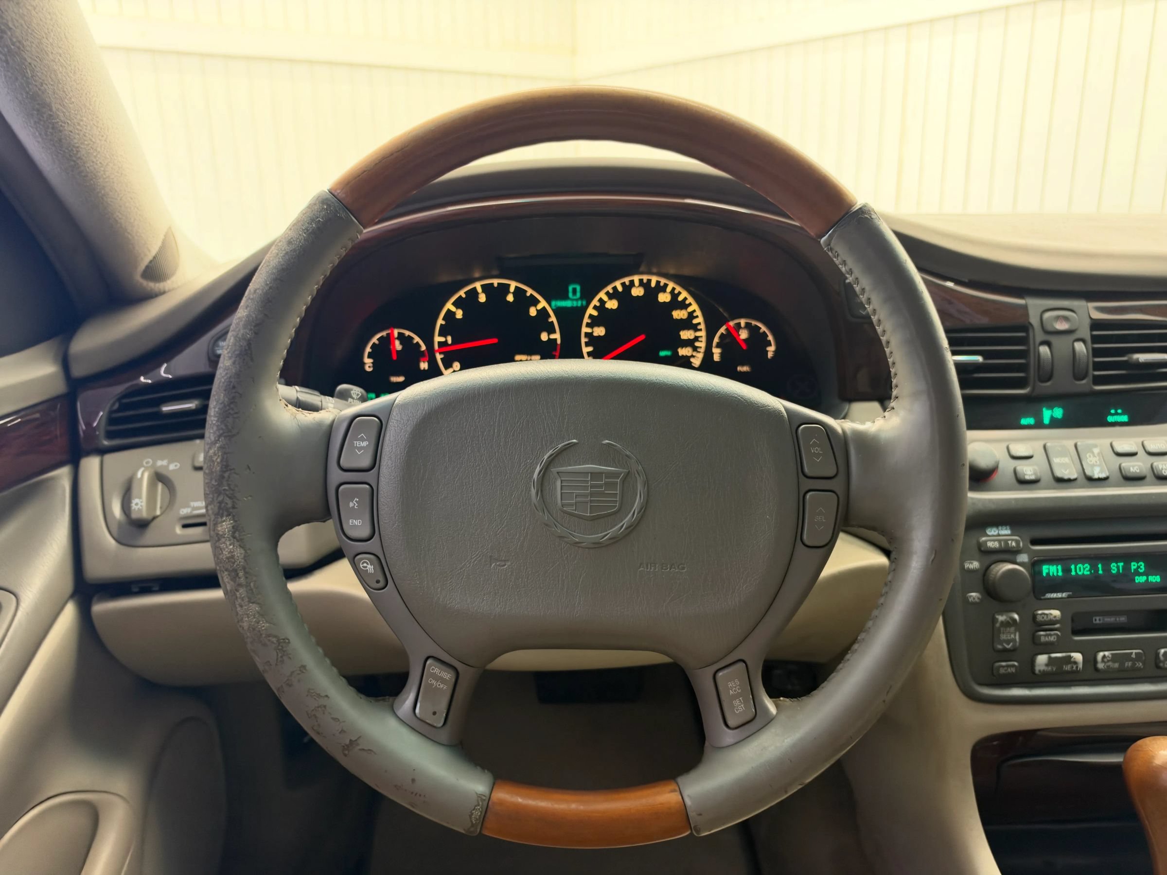 Used 2004 Cadillac De Ville DTS w/ Equipment Group FWD image 19