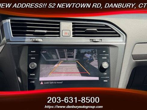 Used 2022 Volkswagen Tiguan SE AWD/4WD image 22