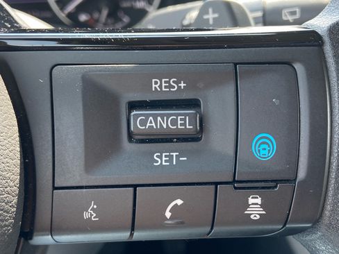 Used 2023 Nissan Rogue SV FWD image 20