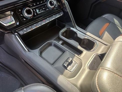 Used 2024 GMC Sierra 2500 AT4 w/ Technology Package image 31