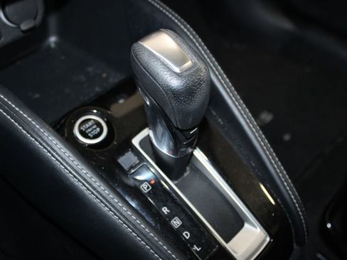 Used 2018 Nissan Kicks SV image 32