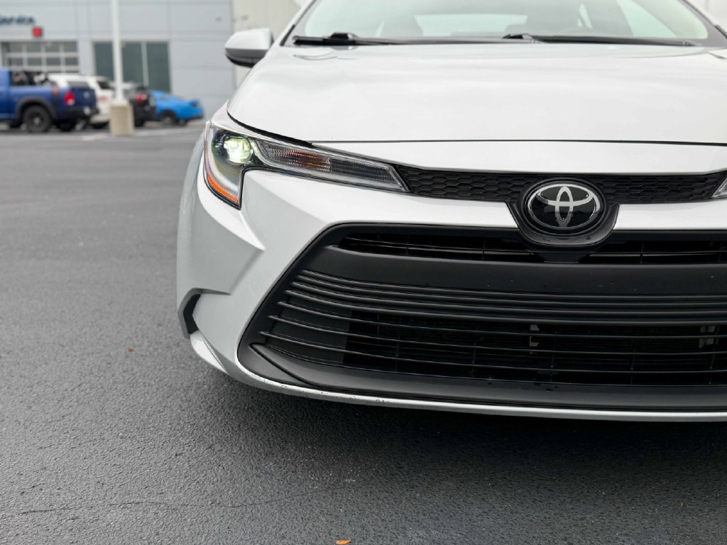 Used 2024 Toyota Corolla LE FWD image 4